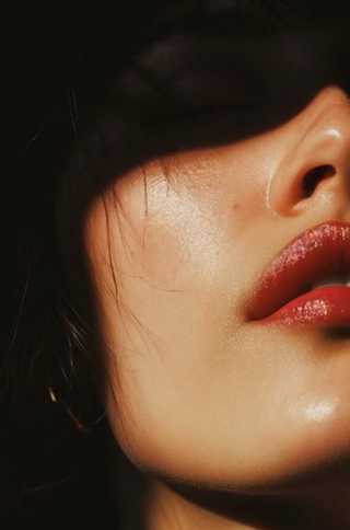 The seduction of red lipstick